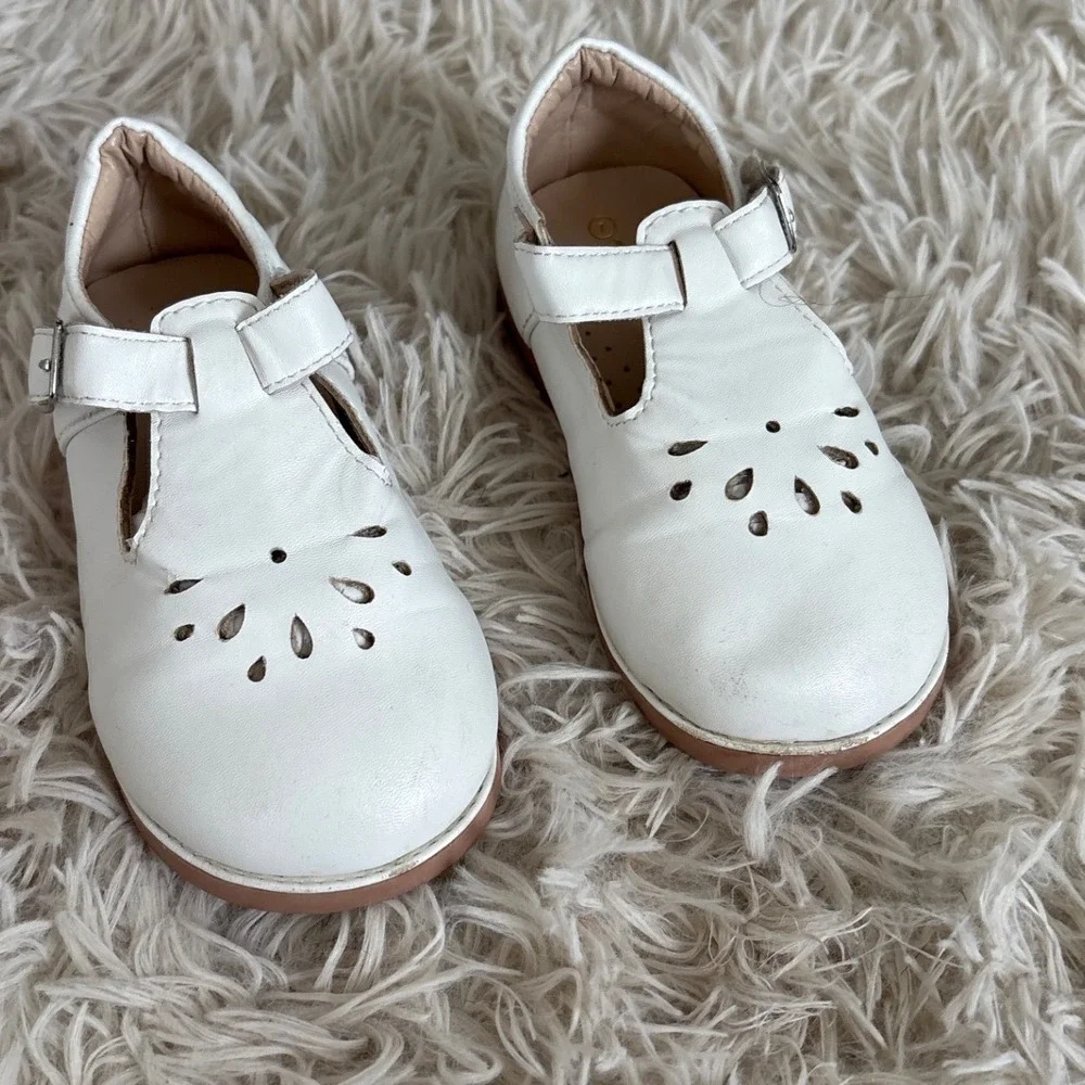 The Doll Maker White Leather Cutout Mary Jane Shoes Kids Size 7 Toddler